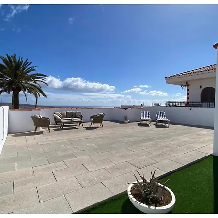 Дом отдыха Private Pool, Parking, Bbq In The South Of Gc *